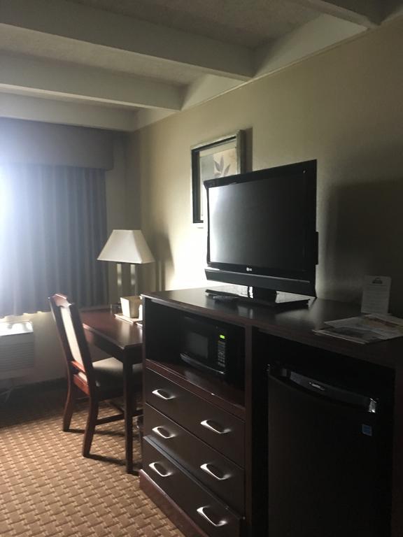 Days Inn By Wyndham Bloomington West Exteriör bild