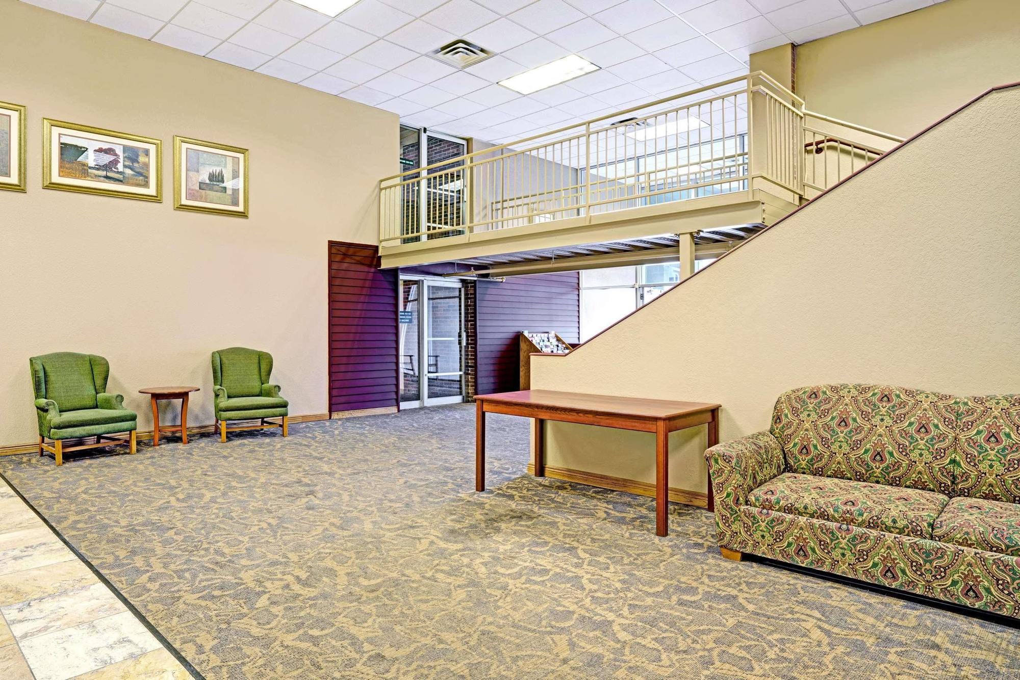 Days Inn By Wyndham Bloomington West Exteriör bild
