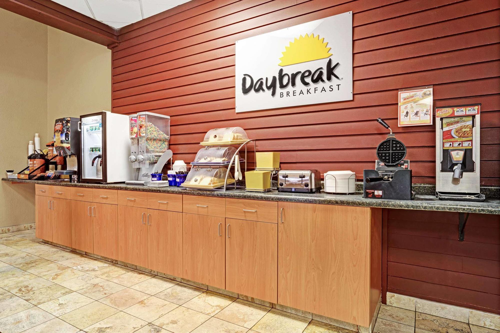 Days Inn By Wyndham Bloomington West Exteriör bild